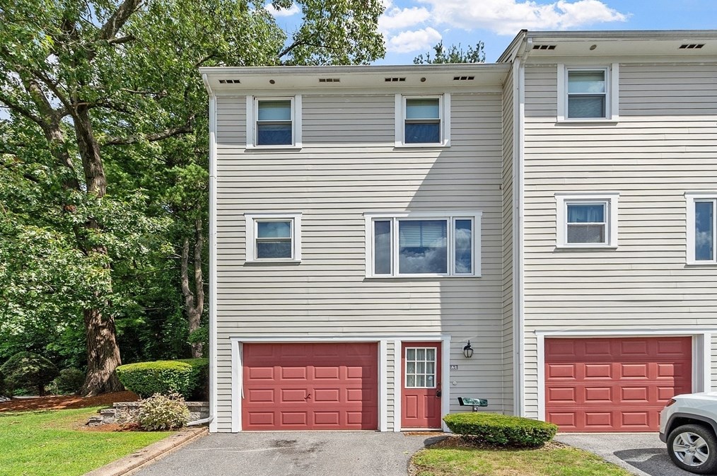 96 Park Ave W #a1, Lowell, MA 01852