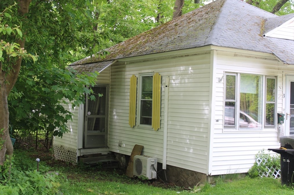 3 Brief St, Worcester, MA 01604