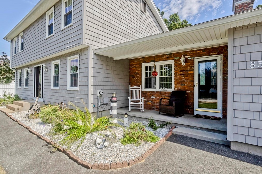 85 Savory Dr, Chicopee, MA 01020