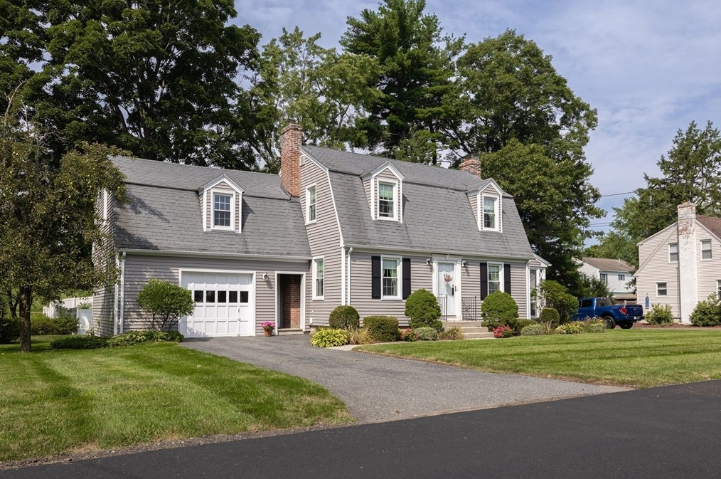 19 Sheridan Ave, West Springfield, MA 01089