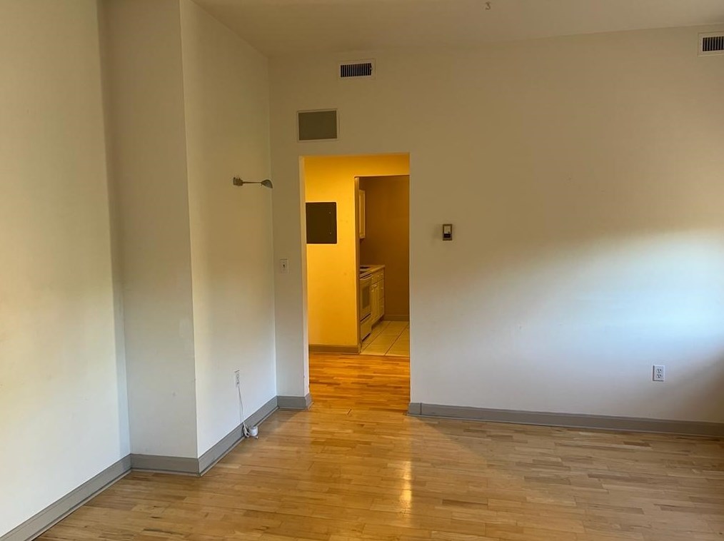 60 Glen Rd #306, Brookline, MA 02445