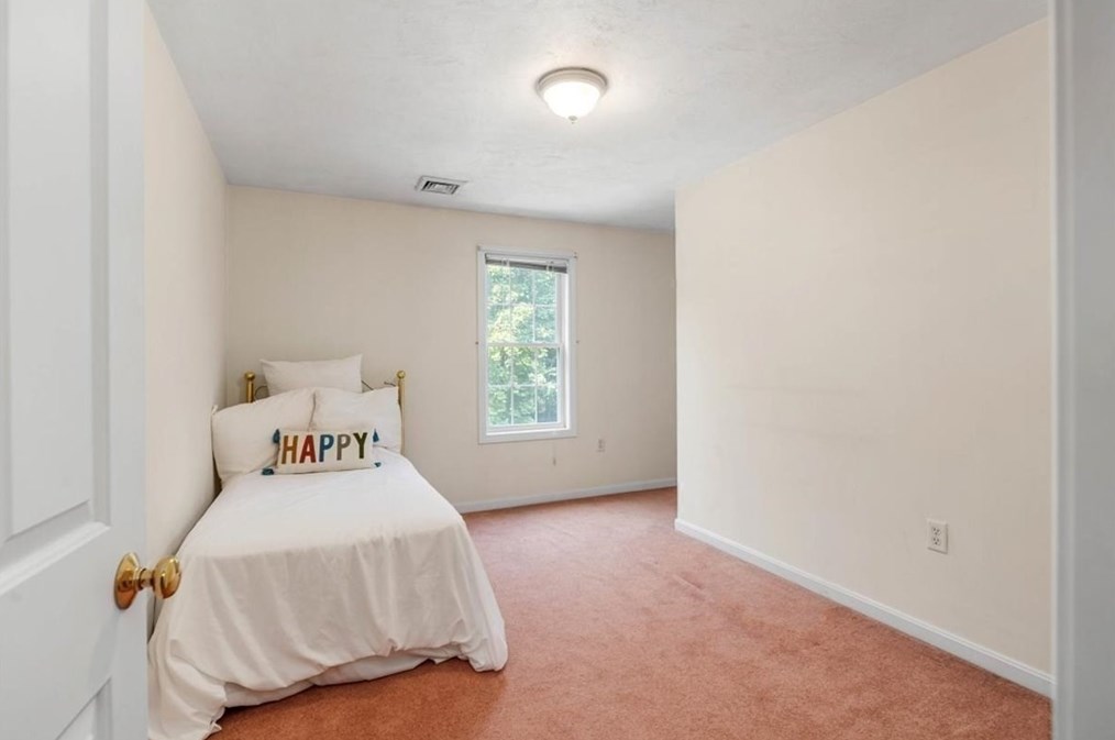 416 Pond St, Weymouth MA 02190-1248 exterior