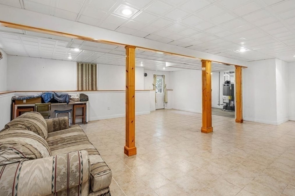 416 Pond St, Weymouth MA 02190-1248 exterior