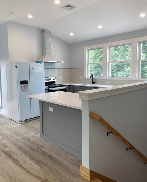 518 Park St #1, Boston, MA 02124