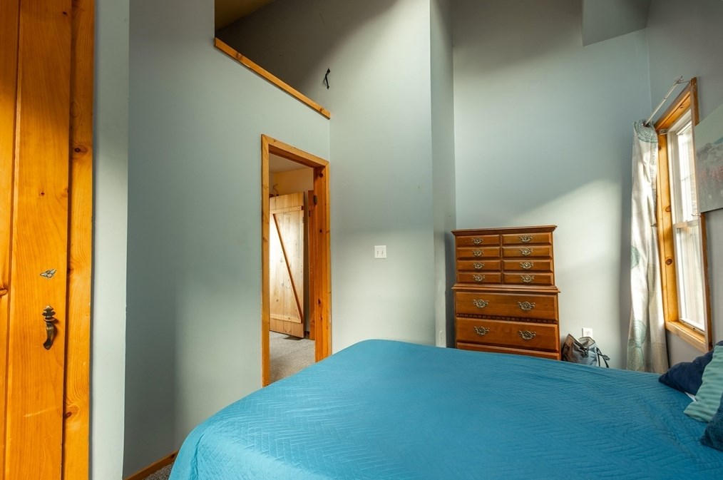 473 Lk Ave, Worcester MA 01604-1367 exterior