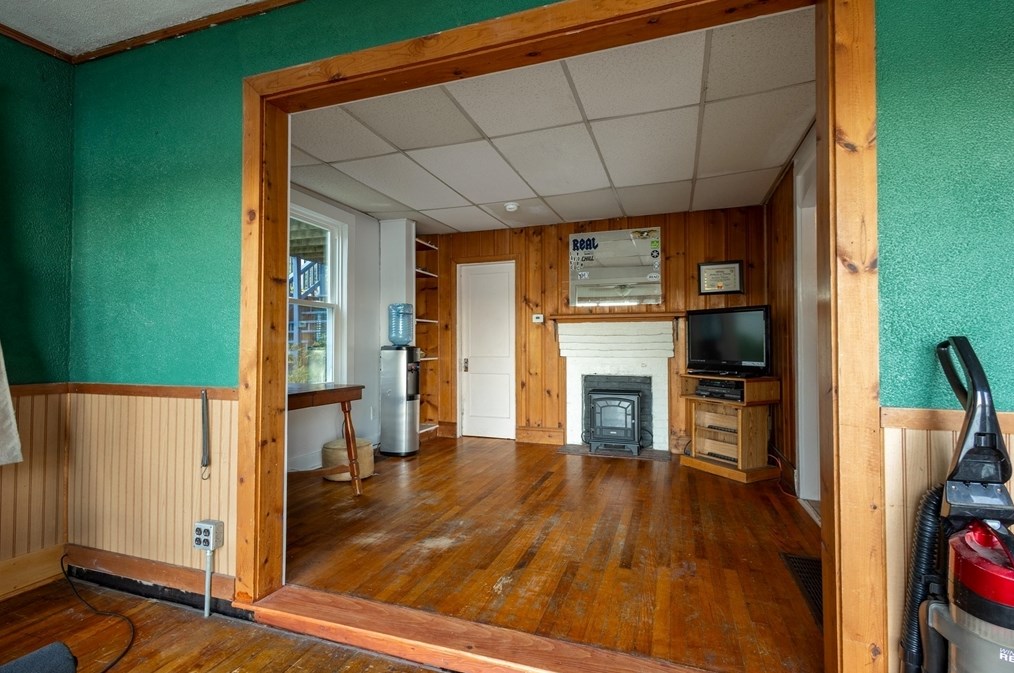 473 Lk Ave, Worcester MA 01604-1367 exterior