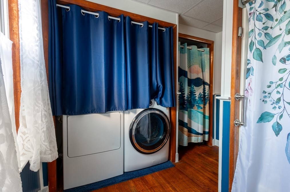 473 Lk Ave, Worcester MA 01604-1367 exterior