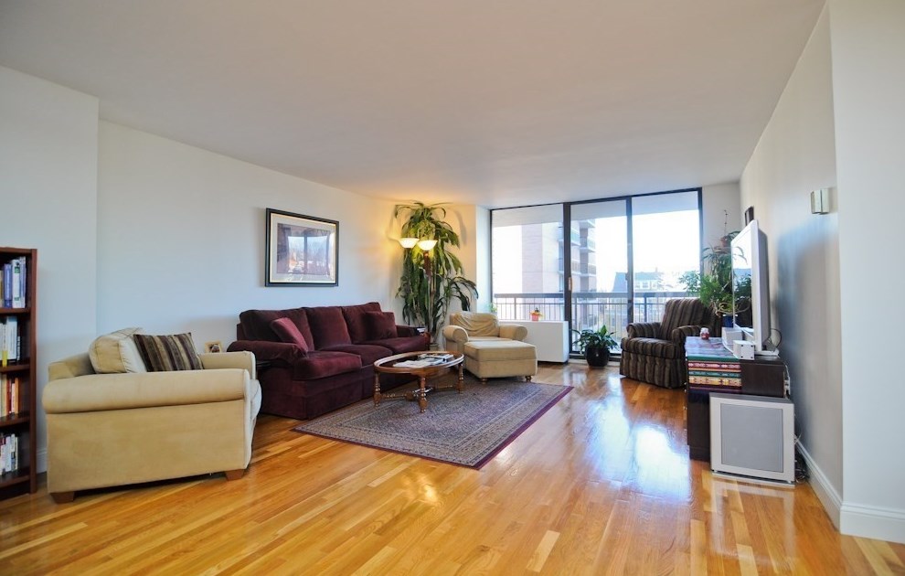 60 Longwood Ave #304, Brookline, MA 02446