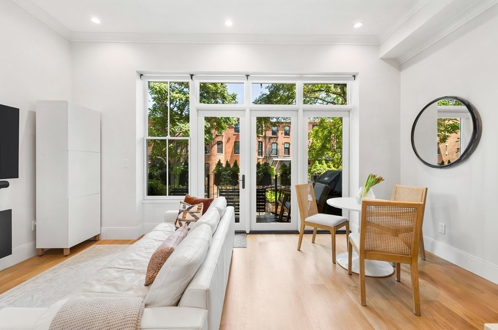 145 Worcester St #2, Boston, MA 02118