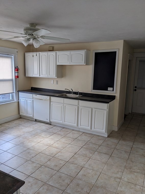 49 Atlanta St, Worcester, MA 01604