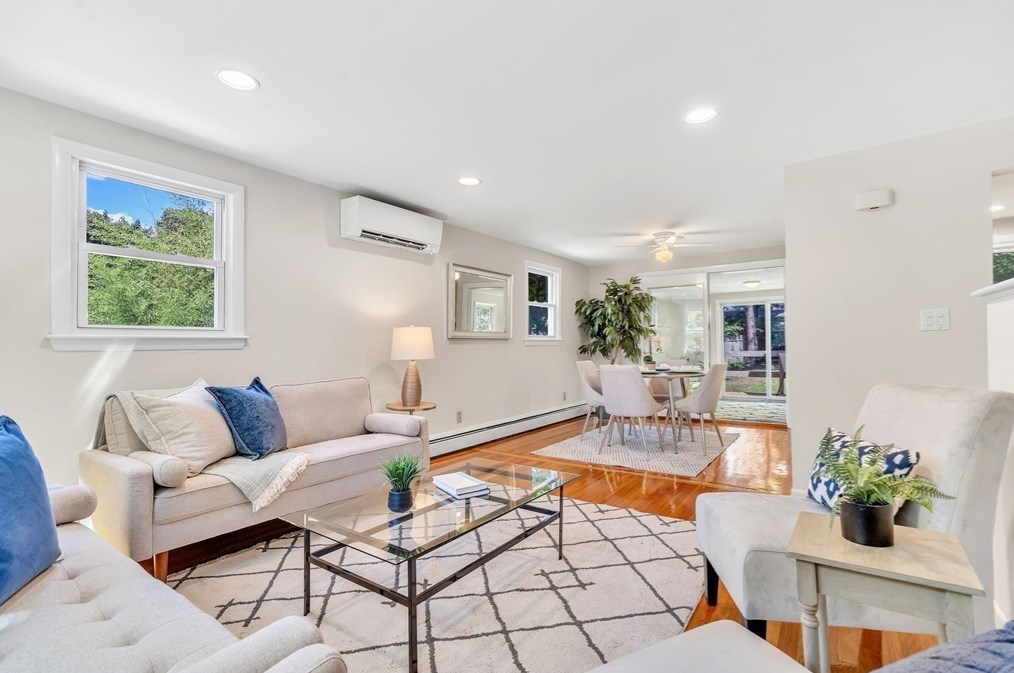 5 Robin Cir, Westborough, MA 01581