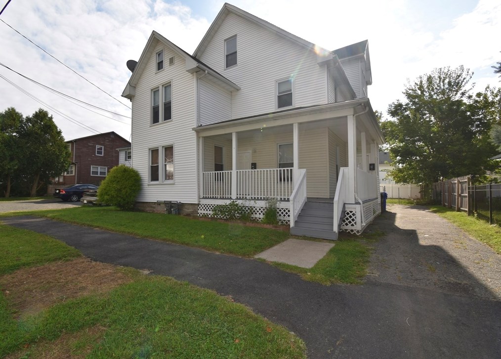 58-60 Howes St, Springfield, MA 01118