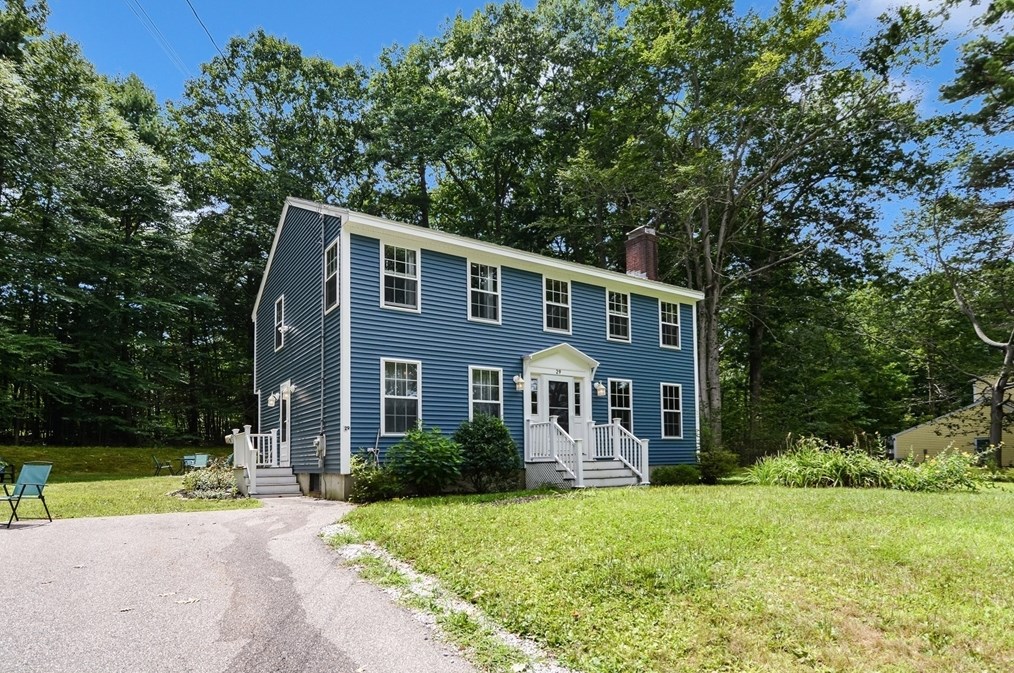 29 Kimball Rd, Amesbury, MA 01913-2103
