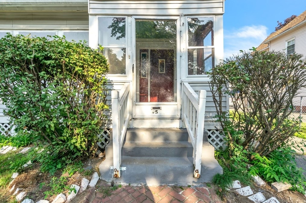 15 Prince St, Springfield, MA 01109