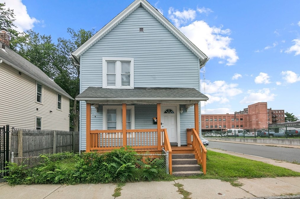 296 Quincy St, Springfield, MA 01109