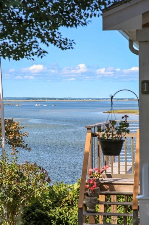 1 Jay Rd, Ipswich, MA 01938