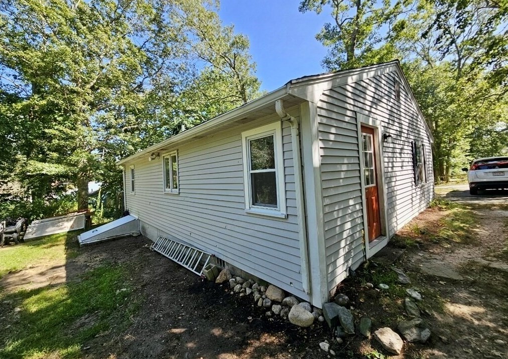 19 George St, Plymouth, MA 02360