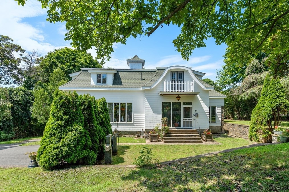 2 Rosemary Rd, Nahant, MA 01908