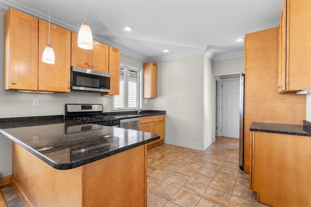 11 Woodlawn St, Boston, MA 02130