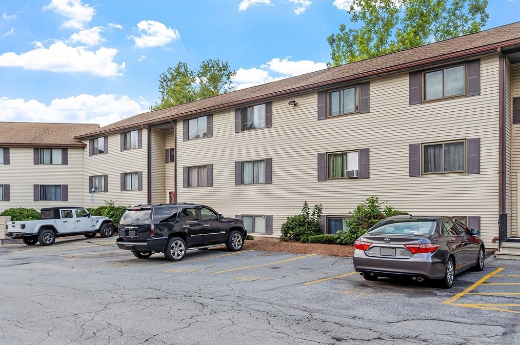 175 Willard St #6, Lowell, MA 01850