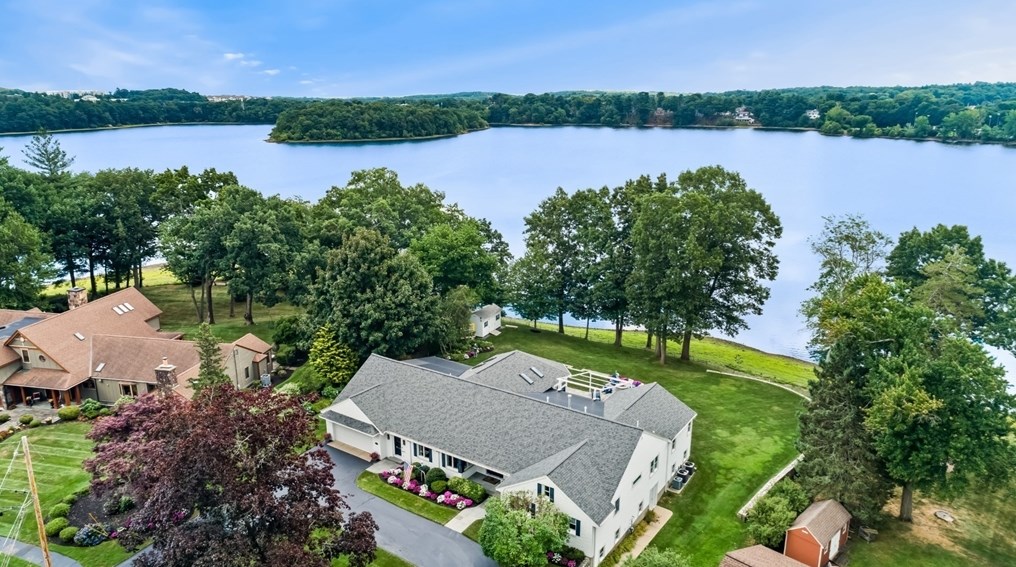 116 Locksley Rd, Lynnfield MA 01940-1414 exterior