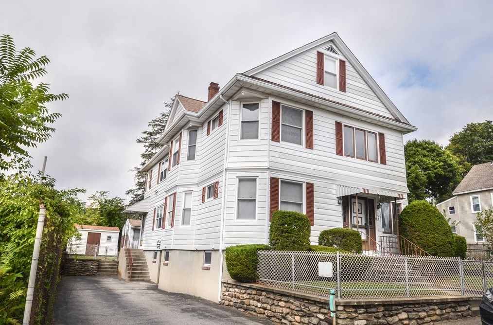 7 Prentice St, Worcester, MA 01604
