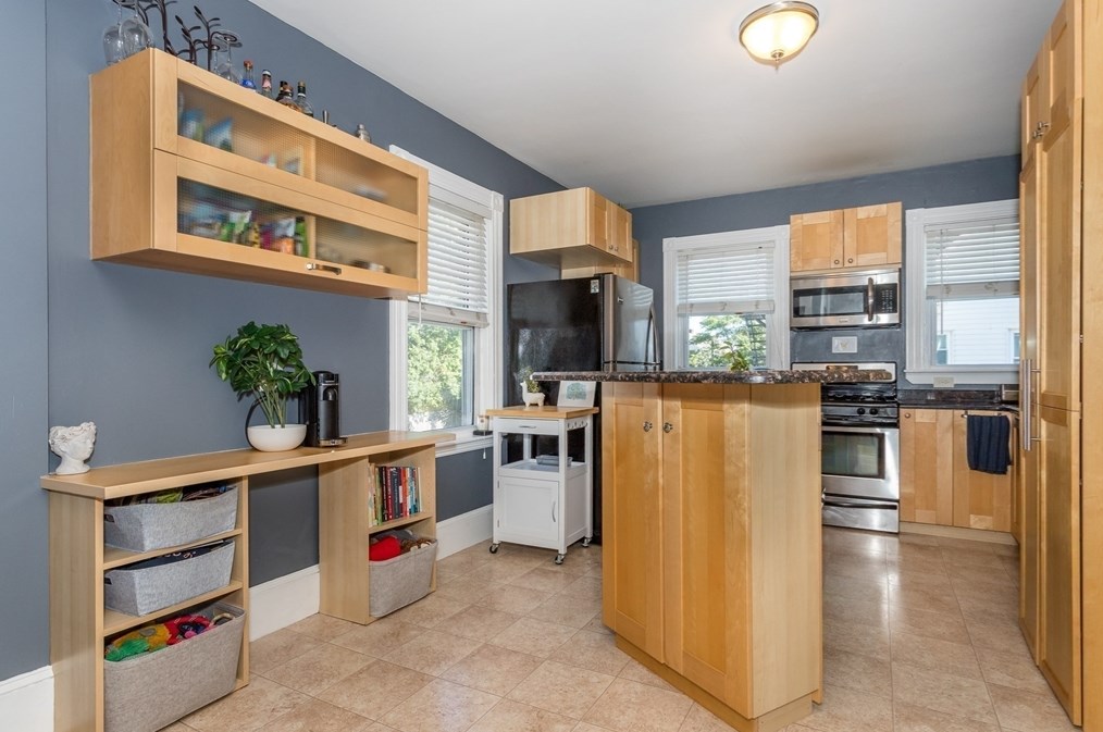 47 Independence Ave, Quincy MA  02169-7702 exterior