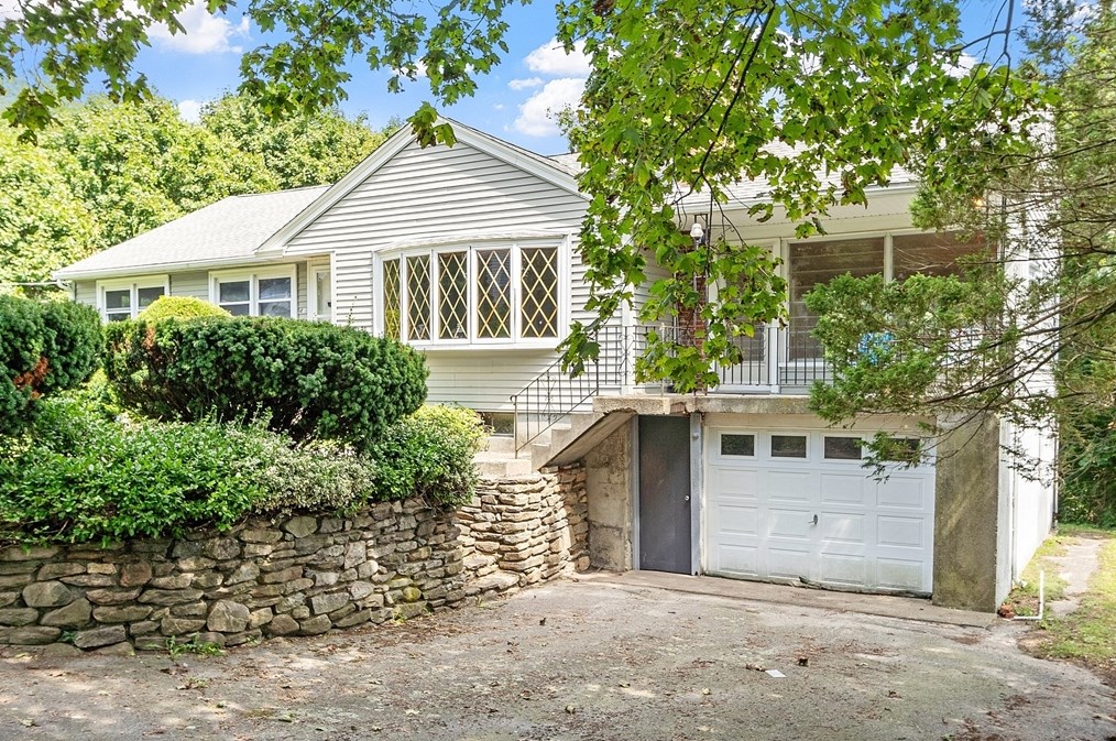 40 Viele Ave, Worcester, MA 01605