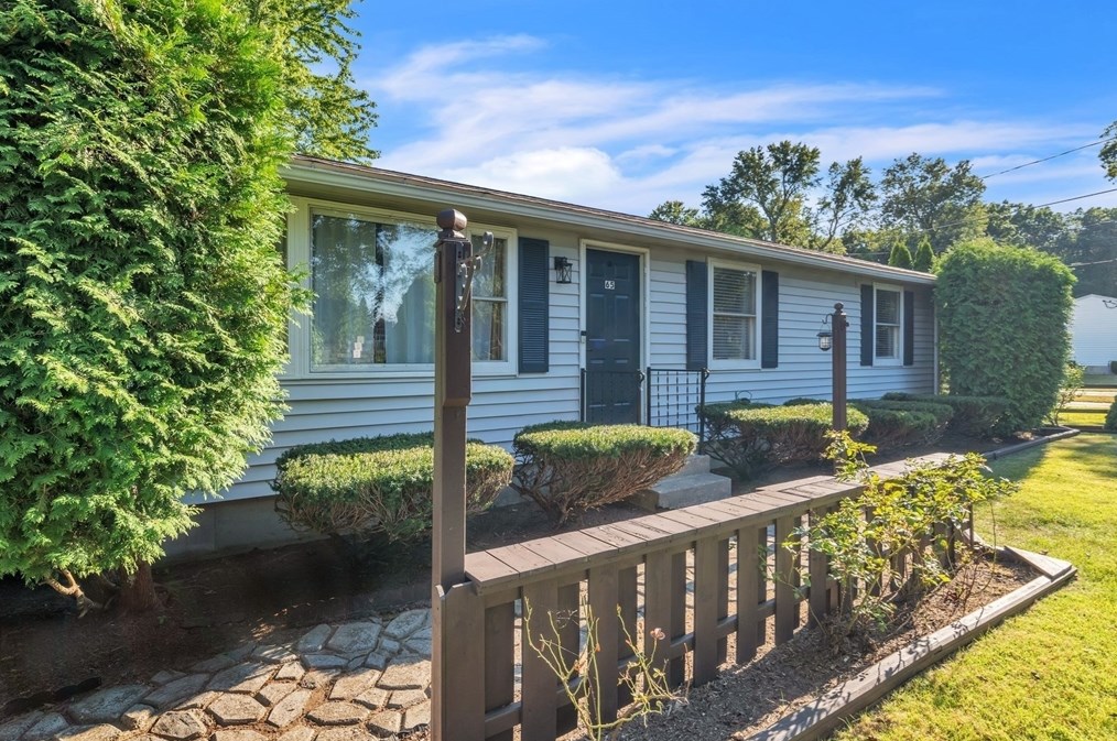 65 Puritan Rd, Springfield, MA 01119