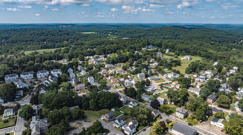 3 Burley Pl, Ipswich, MA 01938