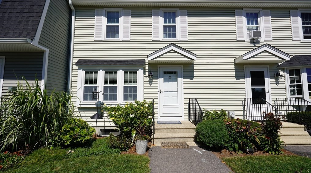 4 Crystal Way #4, Bellingham, MA 02019