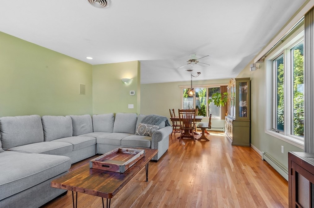 12 Keystone Dr, Leominster MA 01453-1903 exterior