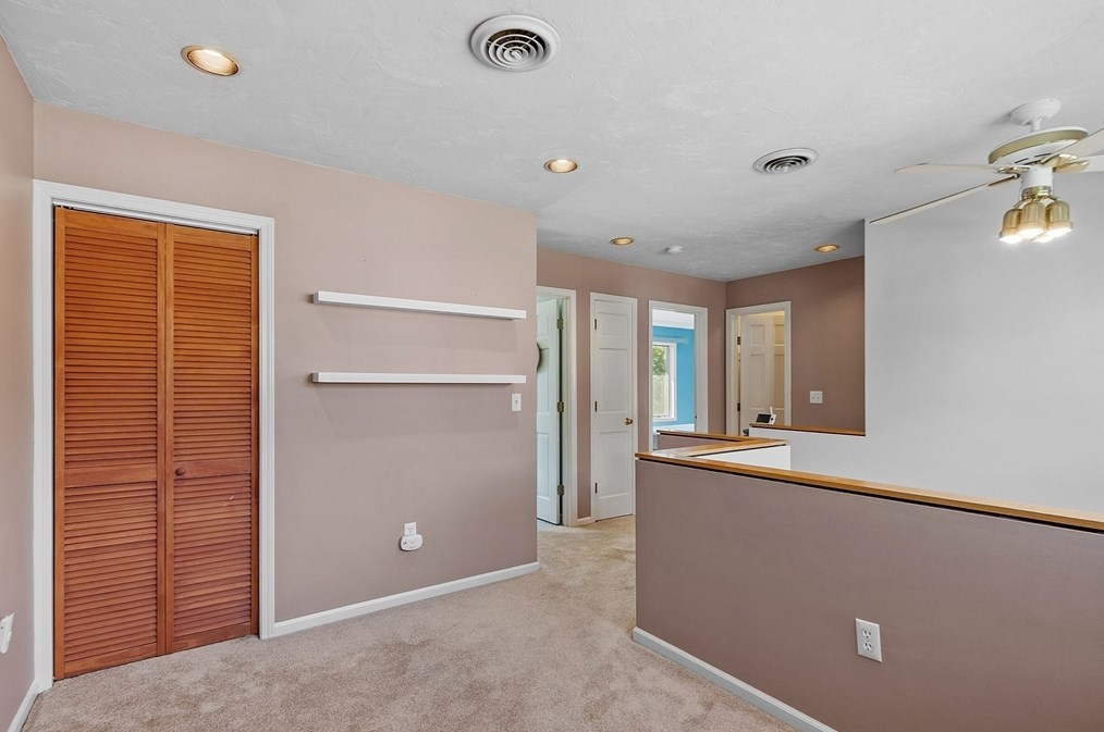 12 Keystone Dr, Leominster MA 01453-1903 exterior