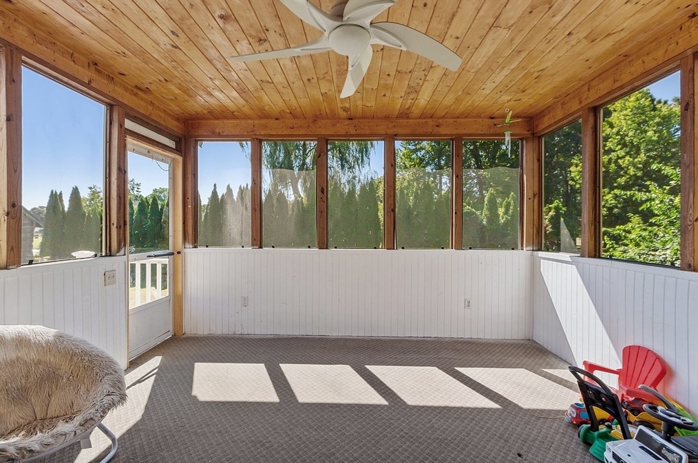 12 Keystone Dr, Leominster MA 01453-1903 exterior