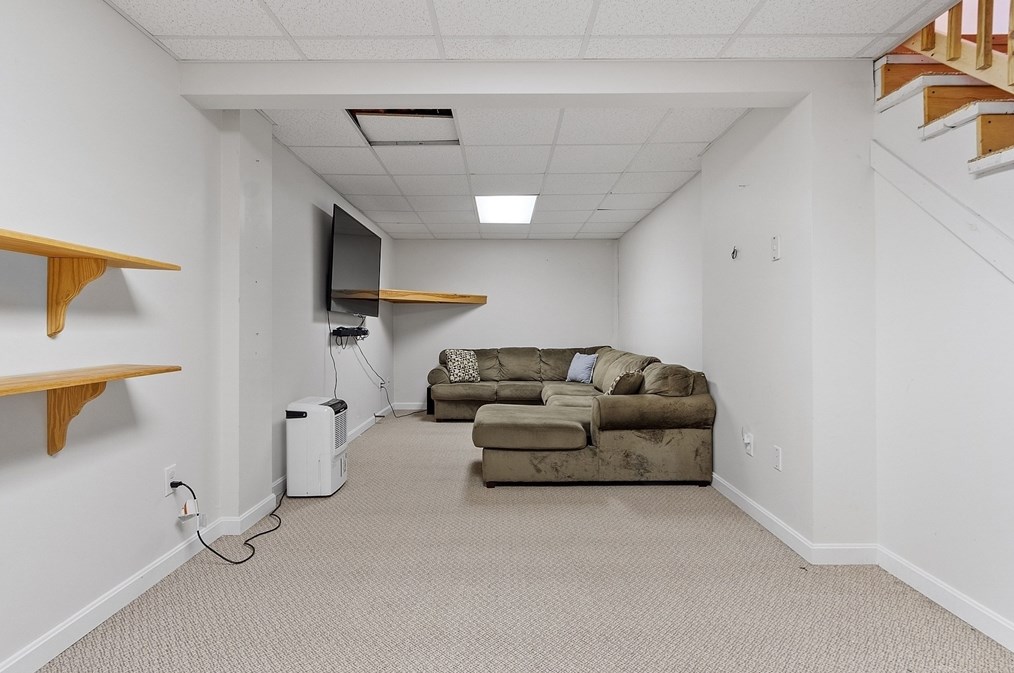 12 Keystone Dr, Leominster MA 01453-1903 exterior