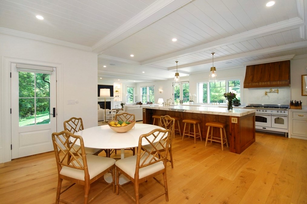 11 Williams Rd, Concord, MA 01742