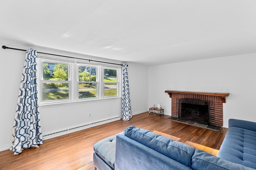 190 Rocky Hill Rd, Plymouth, MA 02360