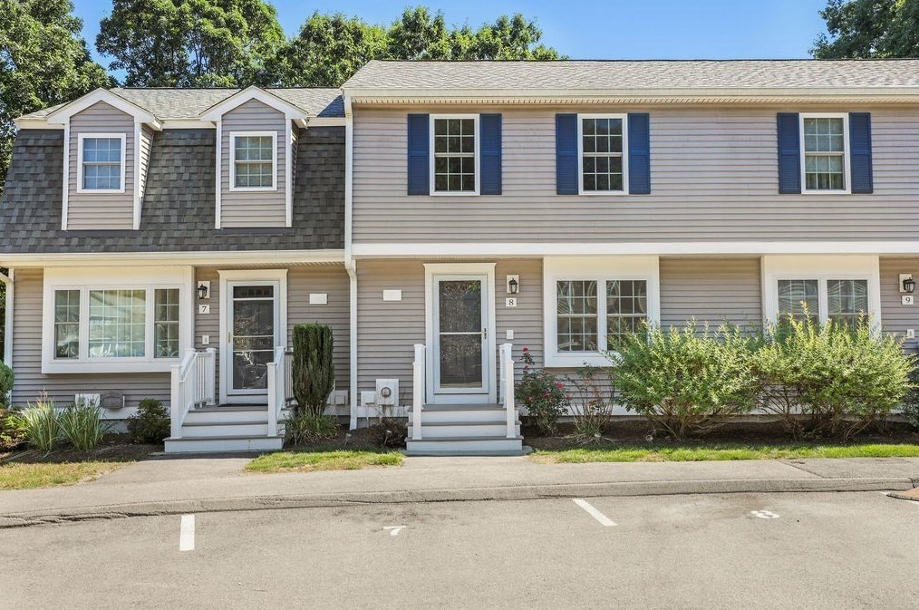 8 Benjamin Landing Ln, Franklin, MA 02038 exterior