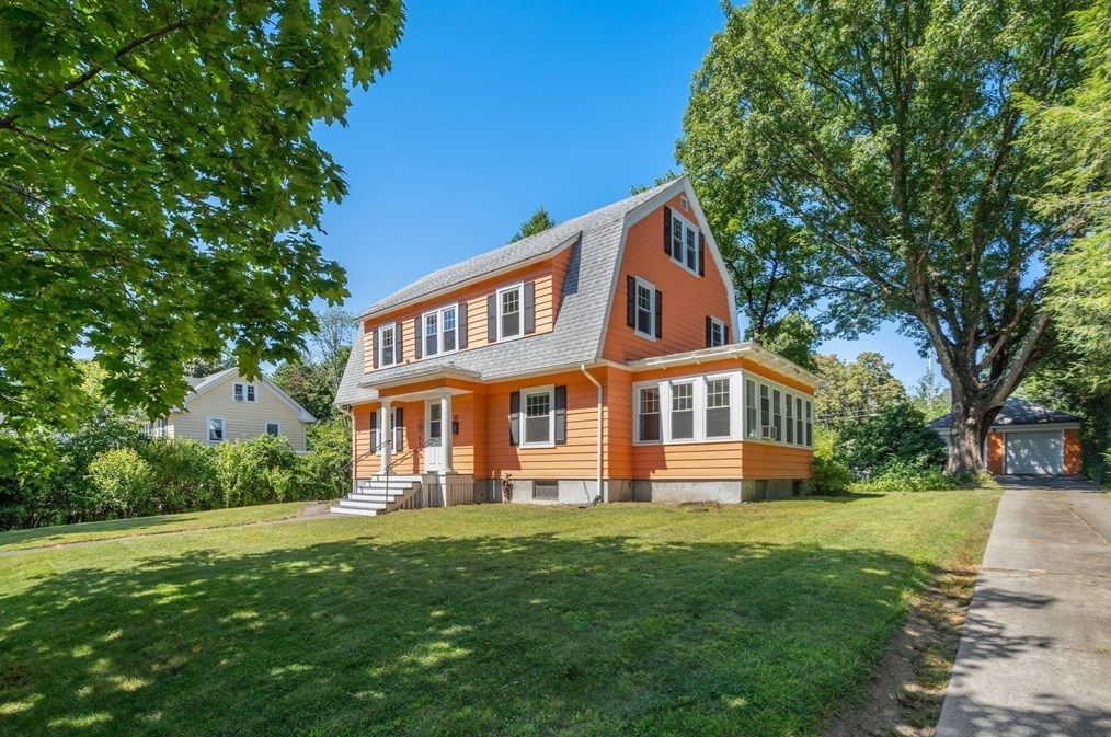 66 Berwick St, Worcester, MA 01602