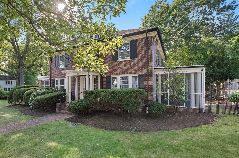 165 Upland Rd, Newton, MA 02460 exterior