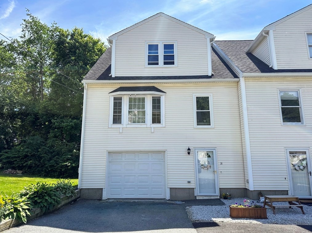 31 Mahogany Run, Leominster, MA 01453 exterior