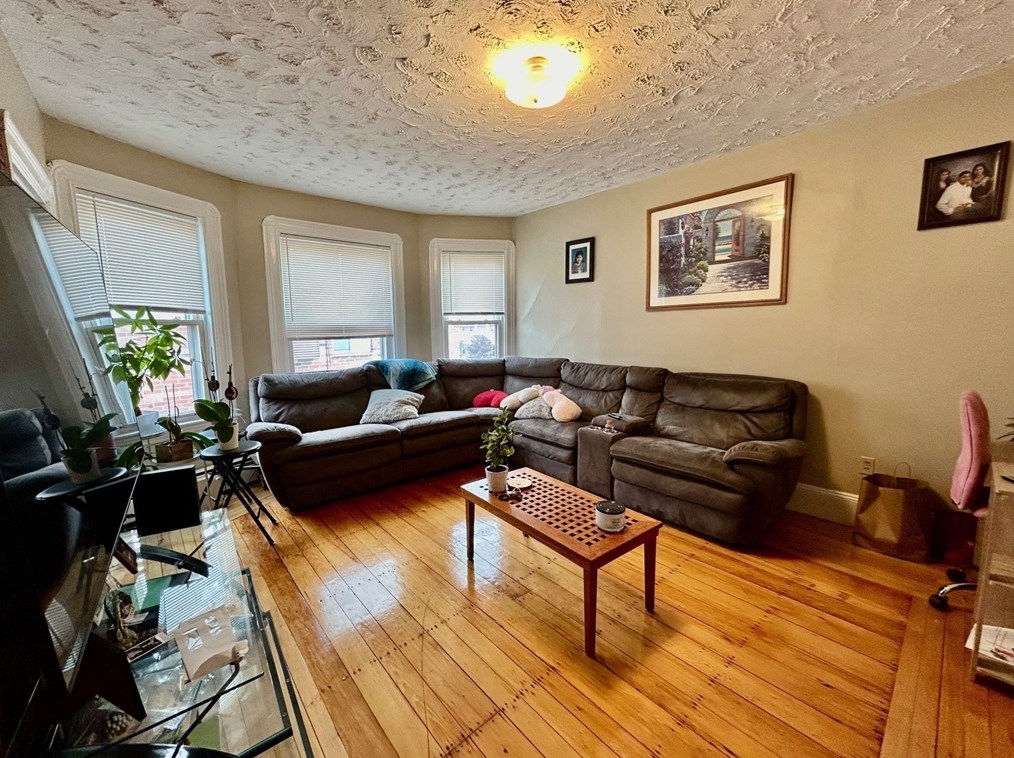 263 River St, Waltham MA  02453-6065 exterior