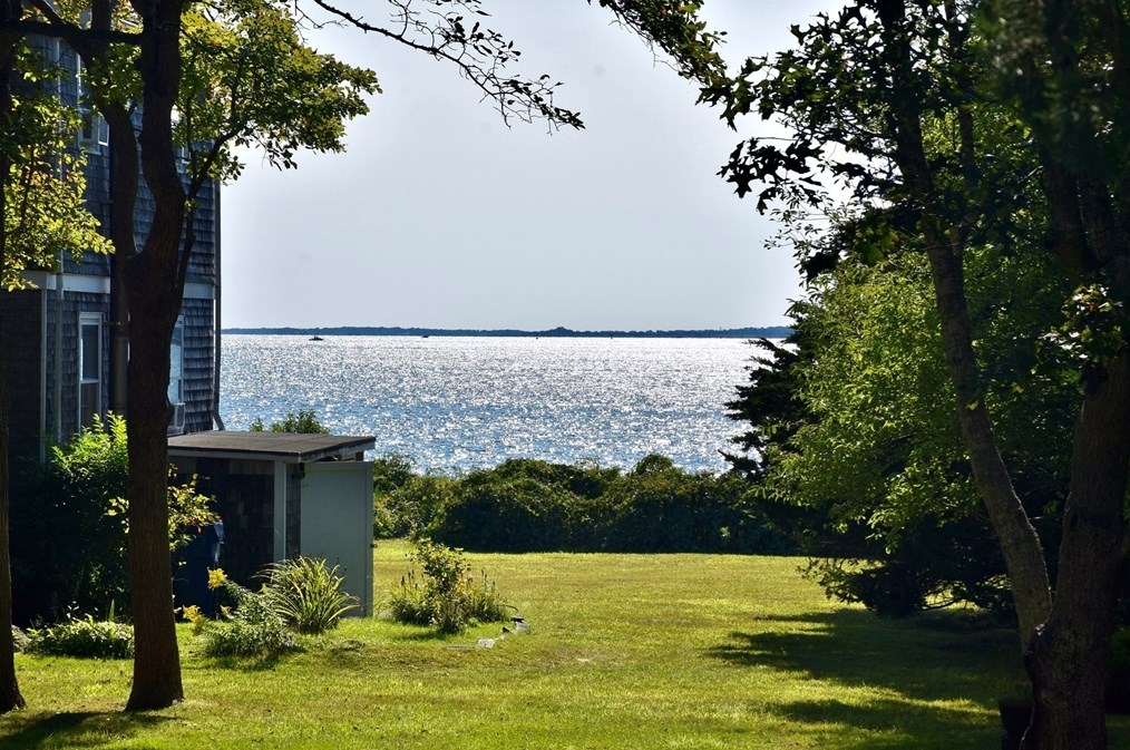 73 Balsam St, Fairhaven, MA 02719