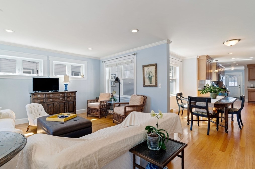 39 Pequossette #39, Watertown, MA 02472