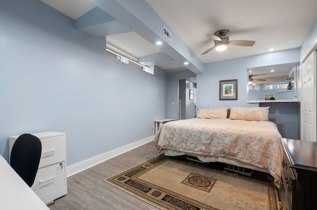 22 James St, Brookline MA  02446-3784 exterior