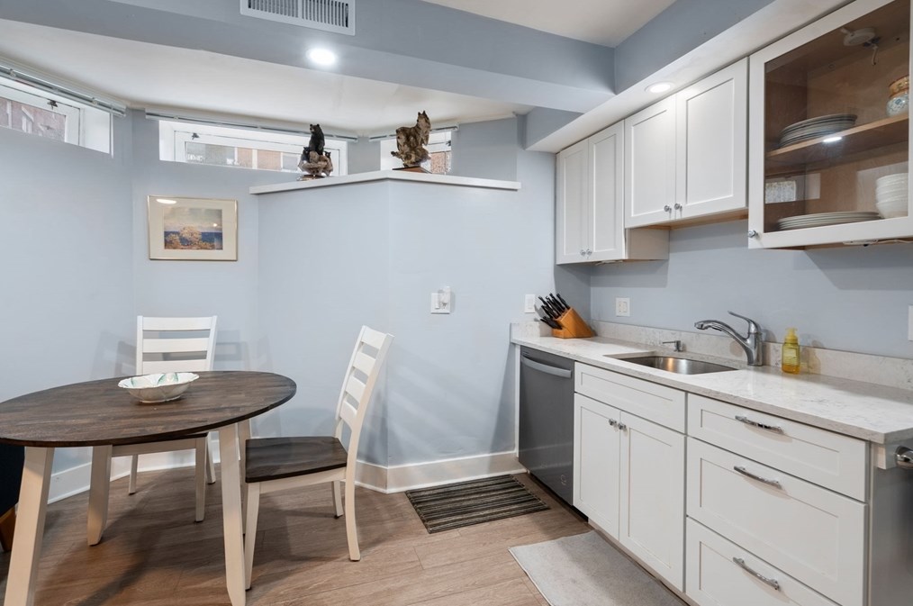 22 James St, Brookline MA  02446-3784 exterior