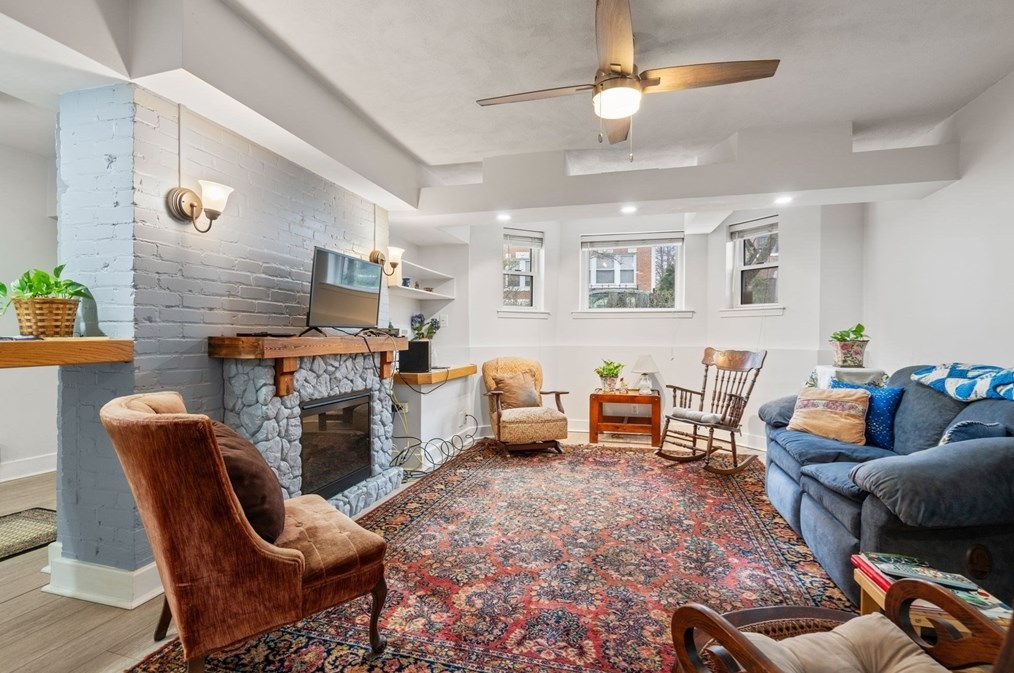 22 James St, Brookline MA  02446-3784 exterior