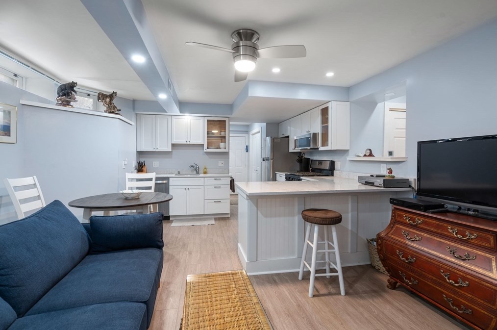 22 James St, Brookline MA  02446-3784 exterior