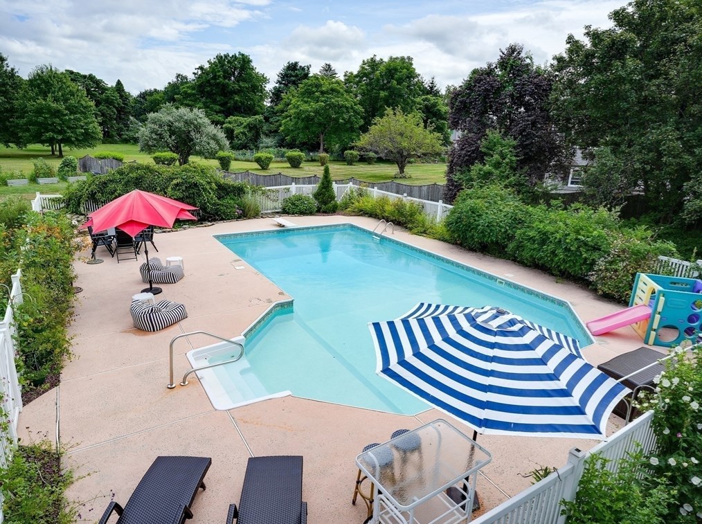 55 Hamilton Rd, Northborough, MA 01532