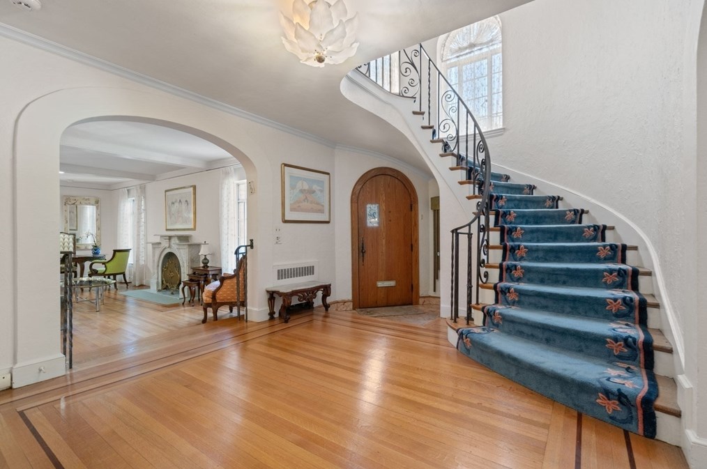 24 Manor House Rd, Newton, MA 02459